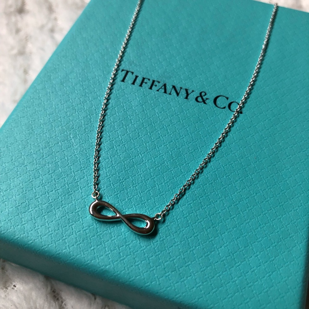 NEW Tiffany Infinity Pendant Necklace